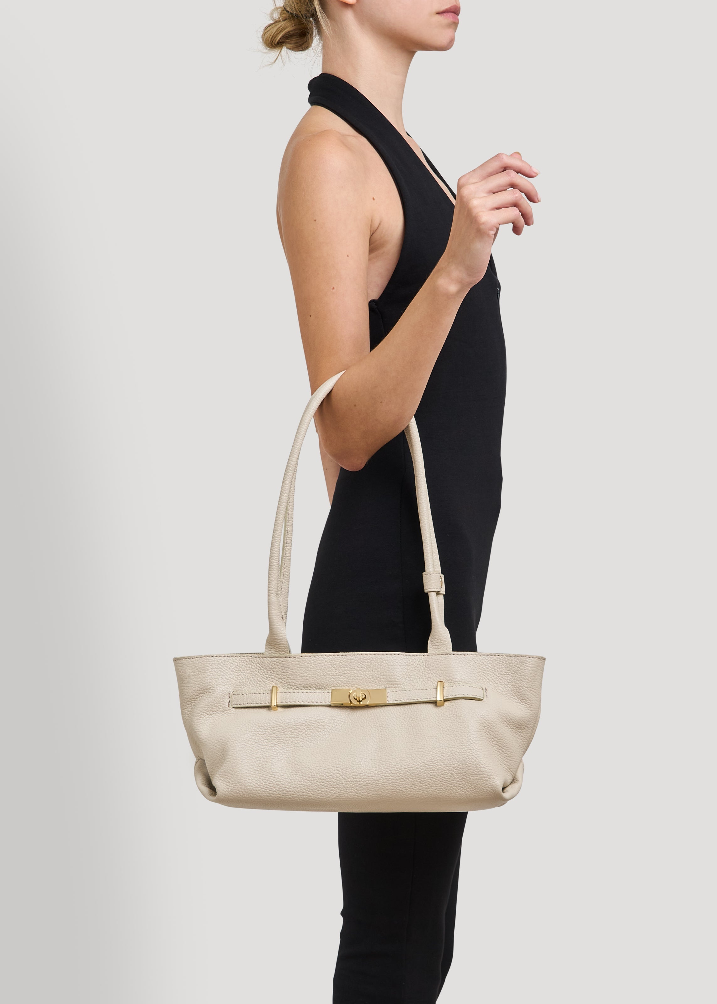 Lola Tasche aus Togo-Leder in Beige
