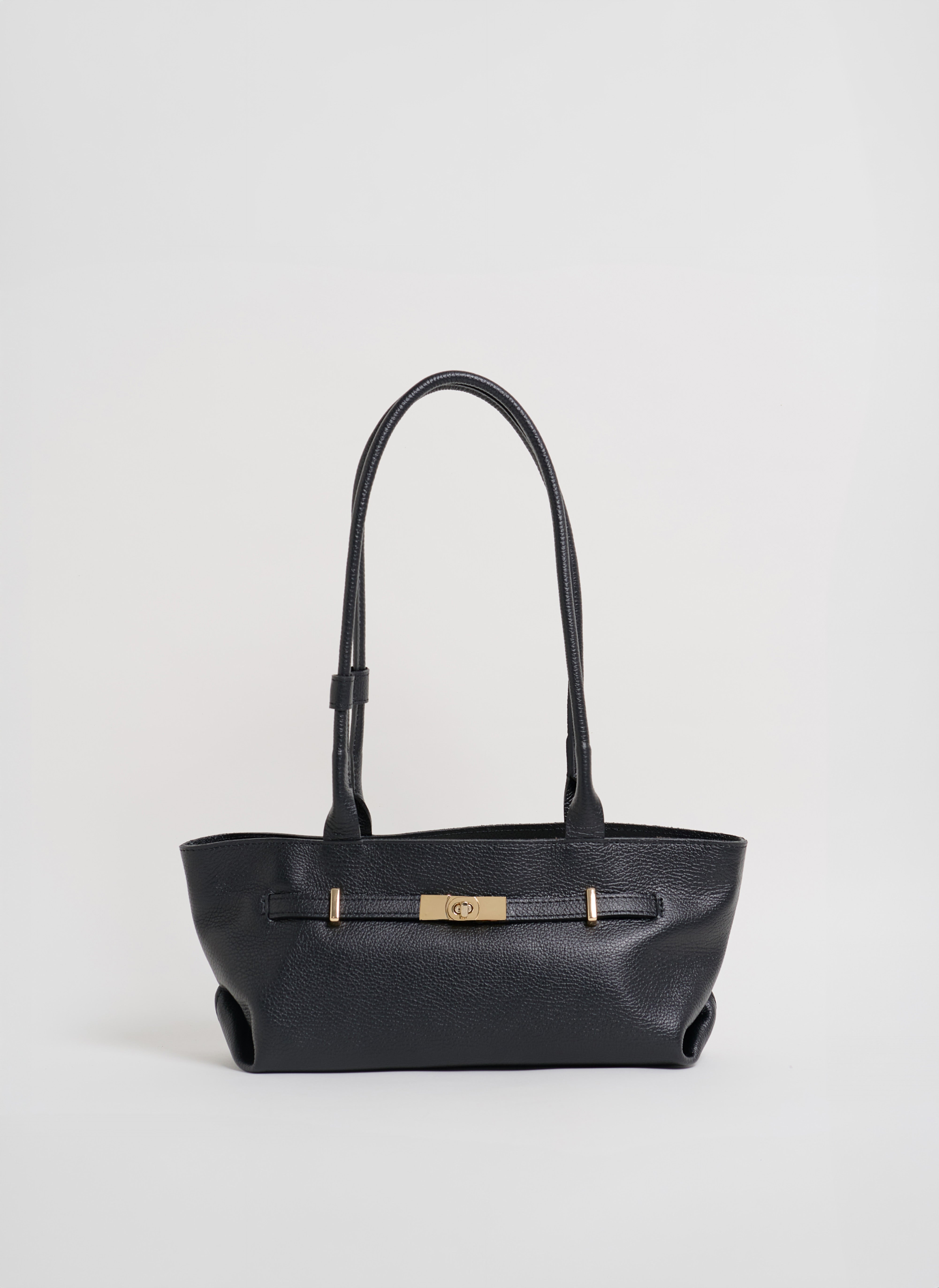 Lola Tasche aus Togo-Leder in Schwarz