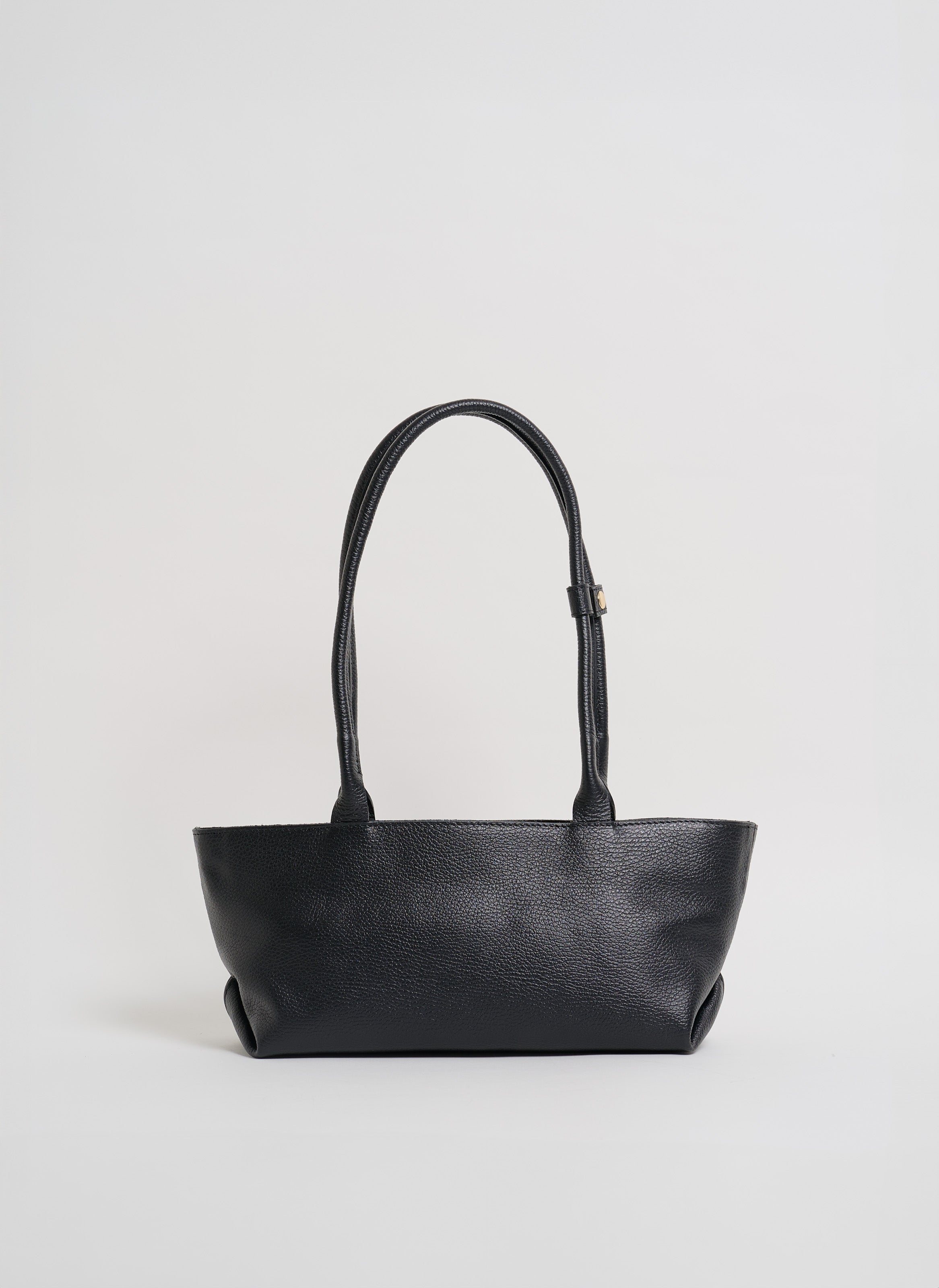 Lola Tasche aus Togo-Leder in Schwarz