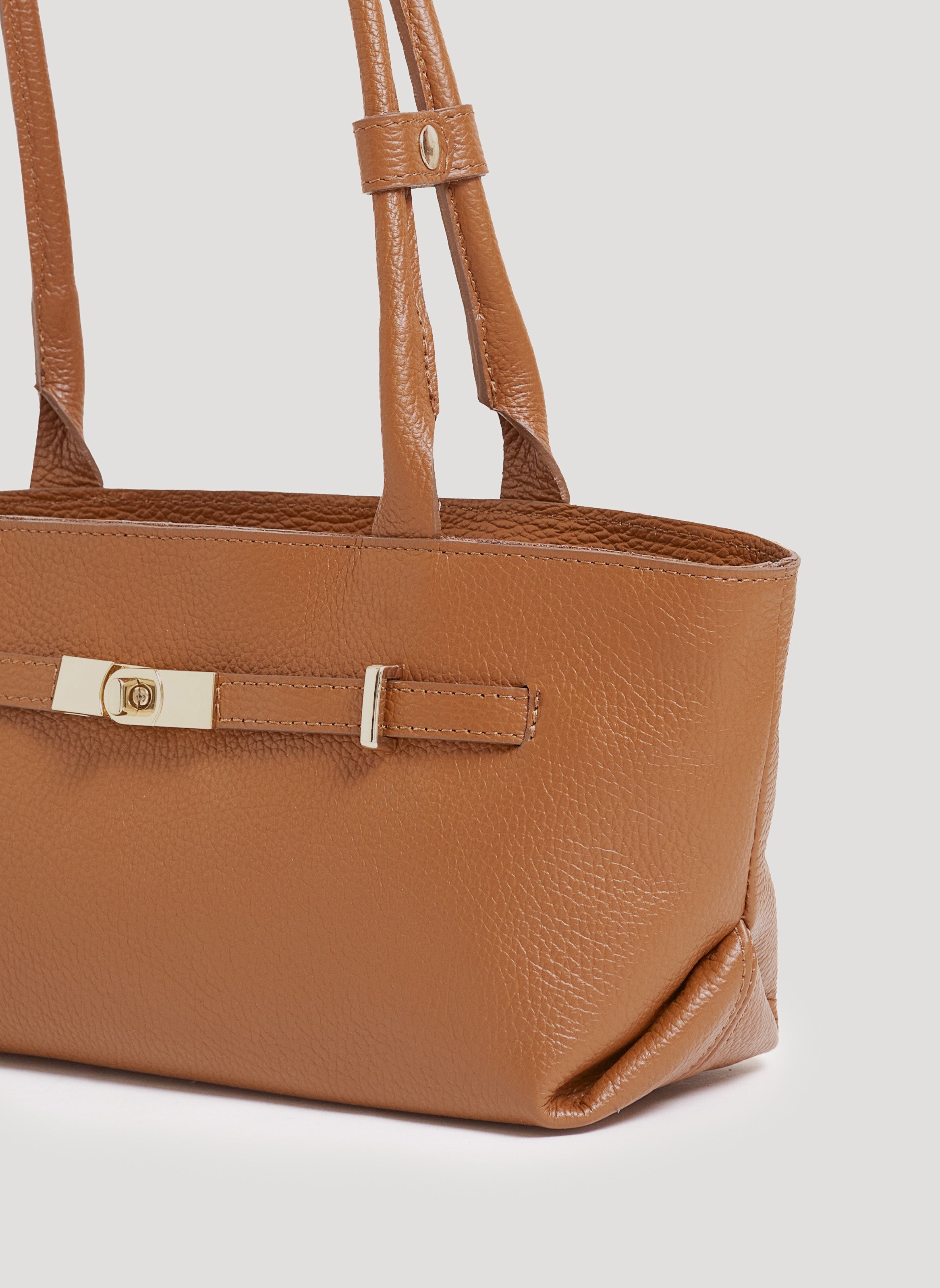 Lola Tasche aus Togo-Leder in Cognacbraun